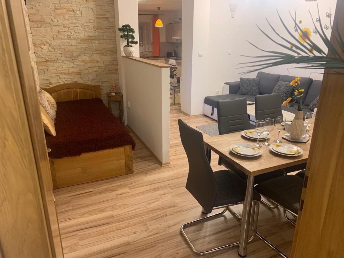 Apartman Slunecnice S Terasou Чеське Будєйовіце Екстер'єр фото