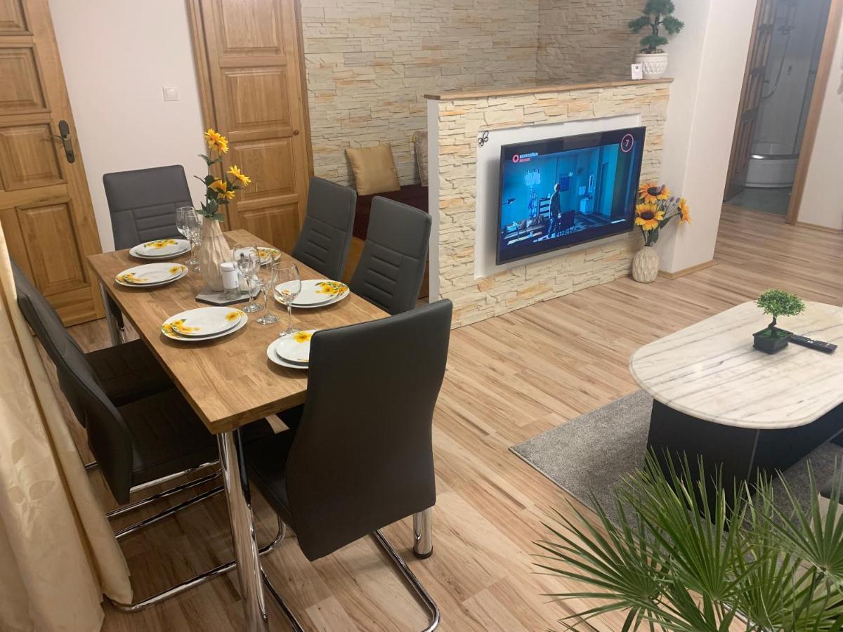 Apartman Slunecnice S Terasou Чеське Будєйовіце Екстер'єр фото