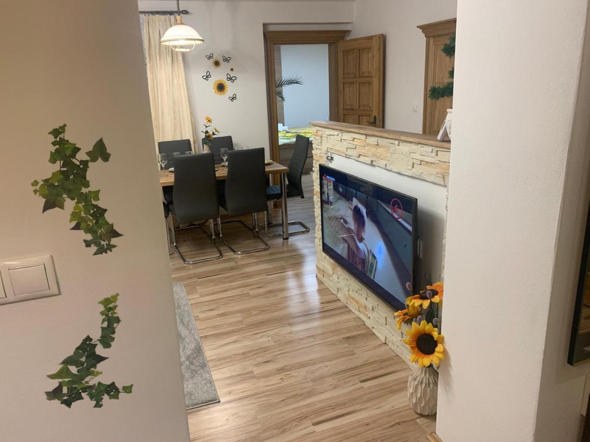 Apartman Slunecnice S Terasou Чеське Будєйовіце Екстер'єр фото
